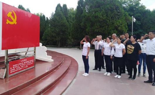 银馨社区组织党员参观会宁红色教育基地